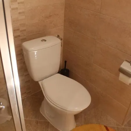 Garden Ingyenes Zart Parkoloval Apartmán Segedín