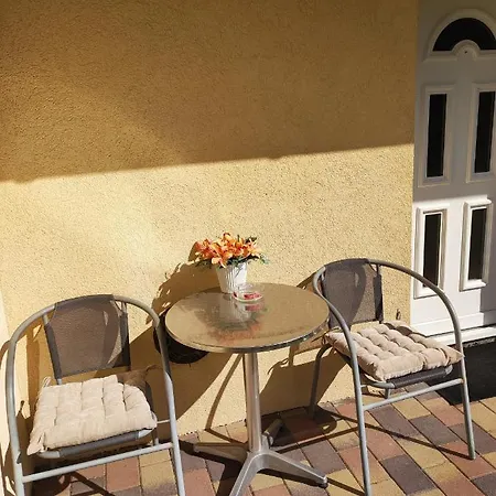 Garden Ingyenes Zart Parkoloval * Segedín