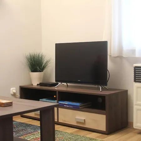 Garden Ingyenes Zárt Parkolóval Apartamento