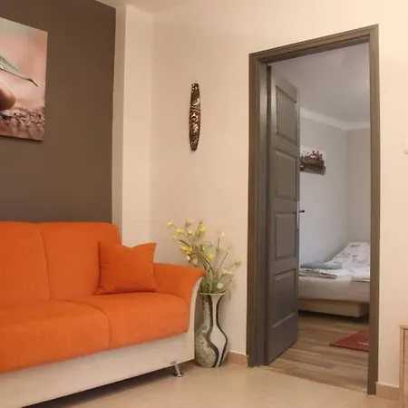 Garden Ingyenes Zart Parkoloval Apartment Szeged